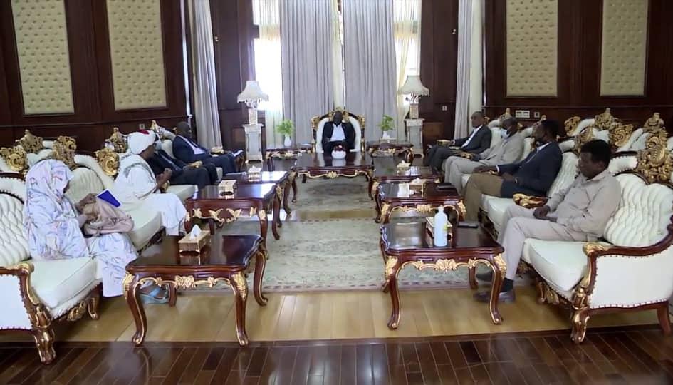 تاور يؤكد دعم المبادرة الشعبية لتعزيز العلاقات السودانية المصرية